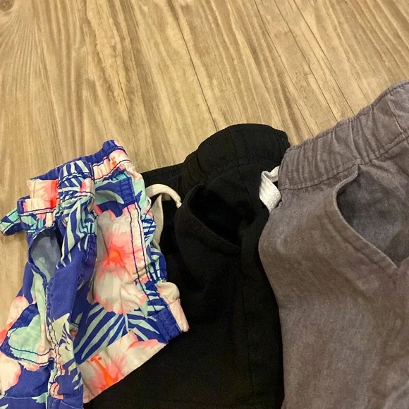 **3pk** of 18 month old Boys shorts (1 Carters and 2 Cat and Jack brand) - Picture 9 of 16